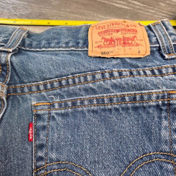 Women’s Levi’s 550 Classic Relaxed Tapered Jeans – Size 12 Short - Picture 5 of 9
